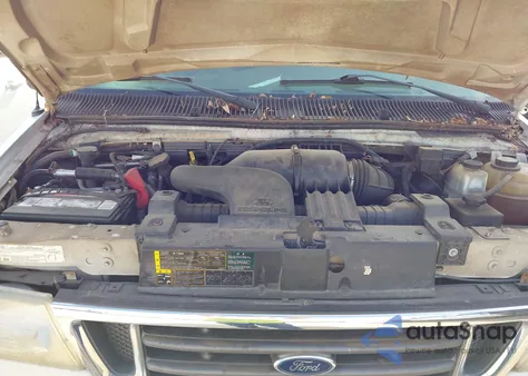 2006 Ford Econoline E350 Super Duty Wagon from USA, damaged, VIN 1FBSS31LX6DA23353